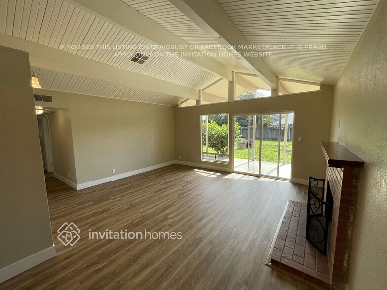 Building Photo - 10208 La Presa Way