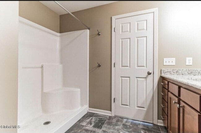 Building Photo - 15 Clarice Ln