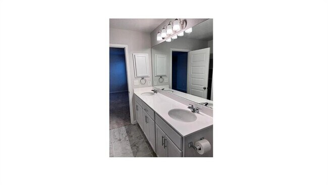 Building Photo - 320 Rend Dr