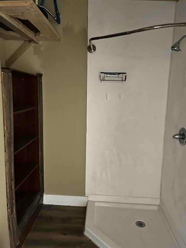 Building Photo - 913 S Main St