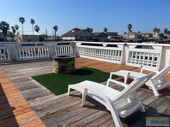 Building Photo - 921 Bass Ave