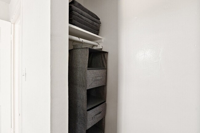 Building Photo - 704 W Main St