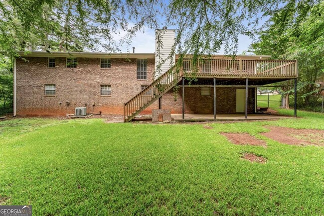 Building Photo - 115 Club Cir