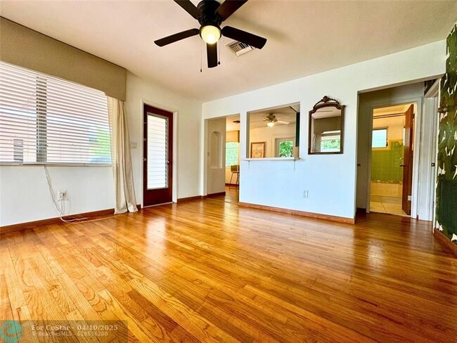 Building Photo - 311 NE 48th Ct