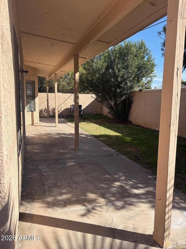 Building Photo - 1913 E Marquette Dr