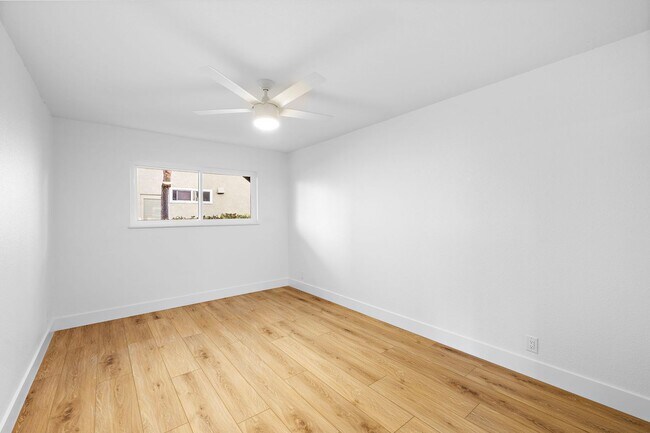 Building Photo - 213 Avenida Lobeiro