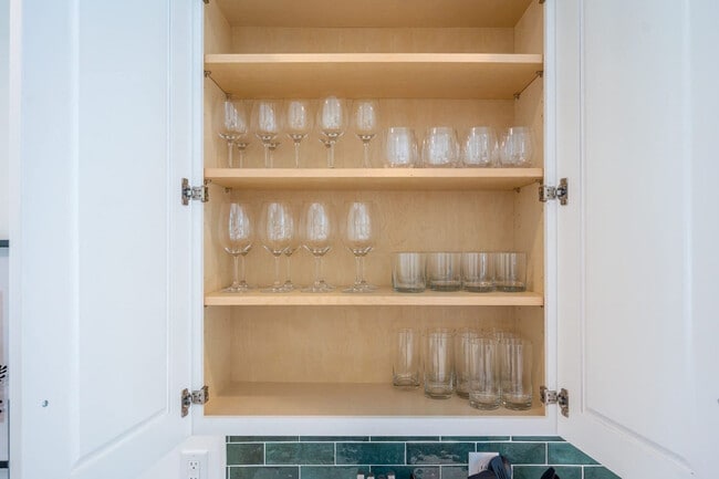 Building Photo - 2019 James St