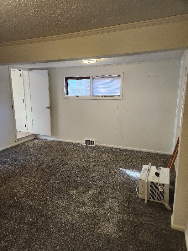 Building Photo - 1400 Woodlawn Beach