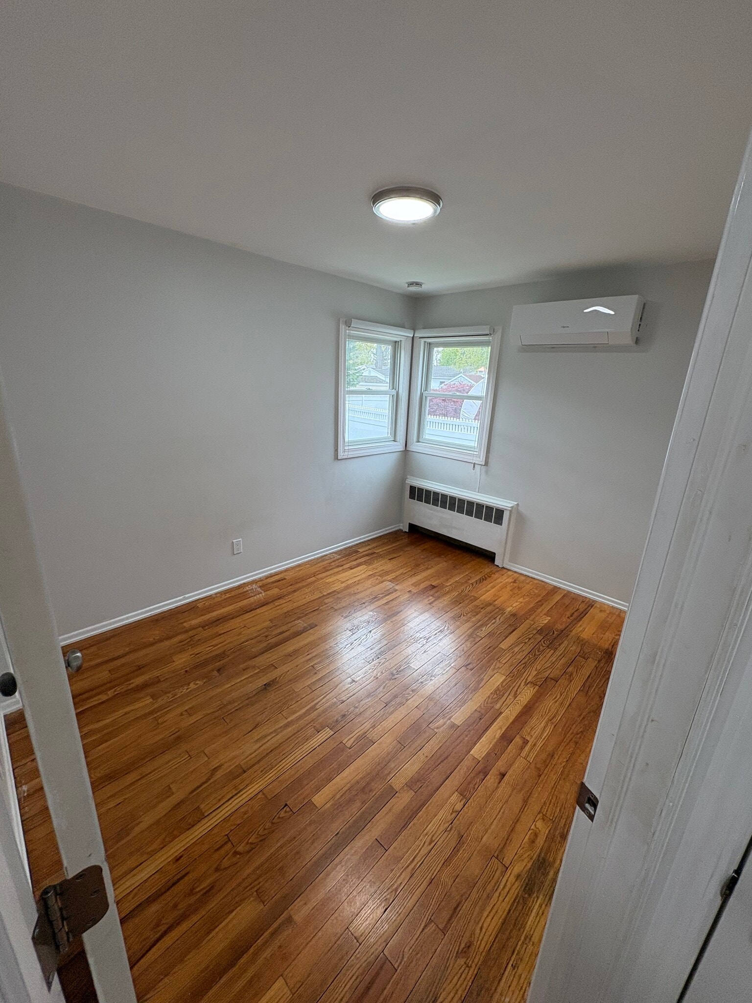 Building Photo - 37 Bainbridge Ave