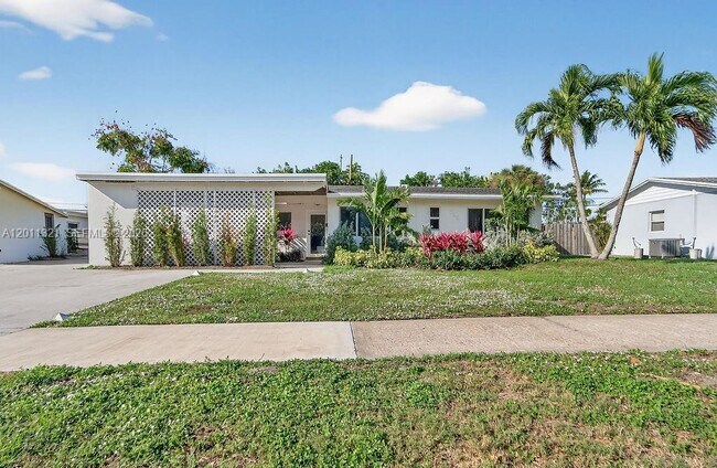 Building Photo - 756 S Cinnamon Rd