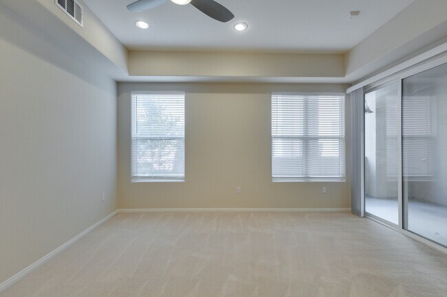 Building Photo - Manhattan Condo - South Las Vegas Blvd.