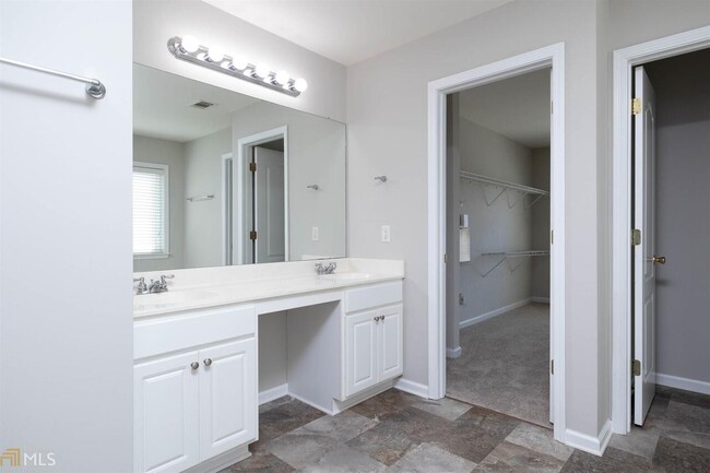 Building Photo - 2421 Langstan Ct