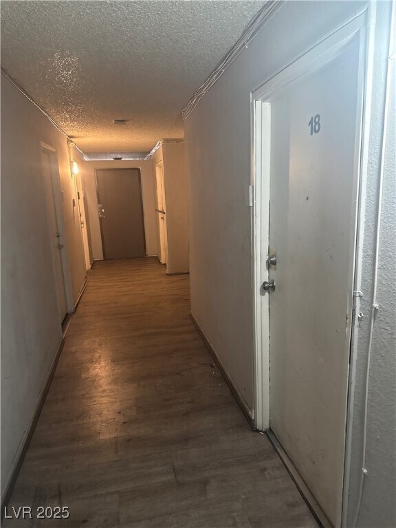 Building Photo - 305 N 10th St