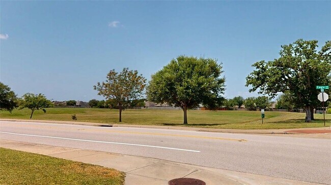 Building Photo - 3900 Latinne Ln