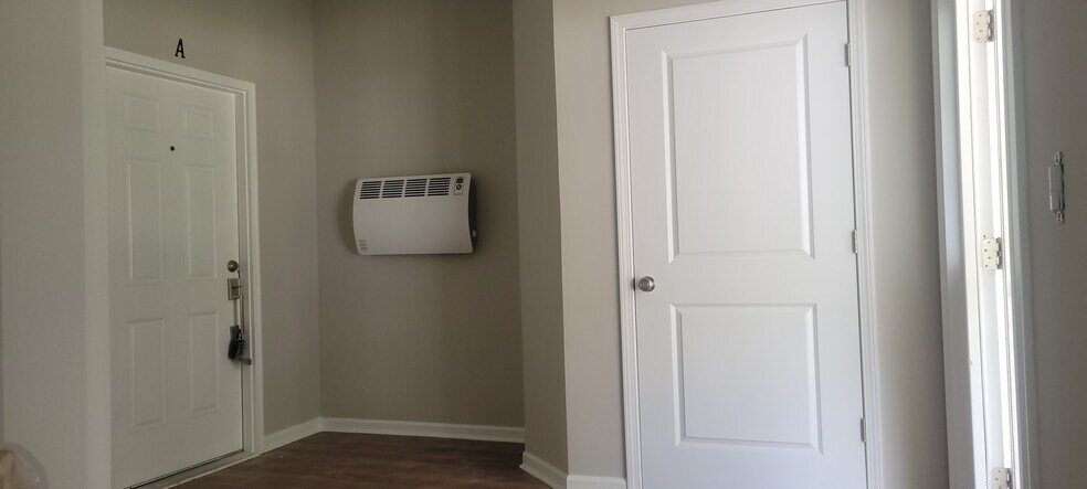 Building Photo - 216 Legion Dr