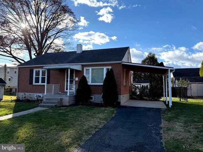 Building Photo - 503 West Lawn Ave