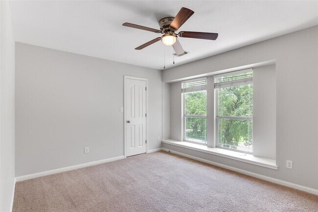 Building Photo - 600 S Frontier Ln