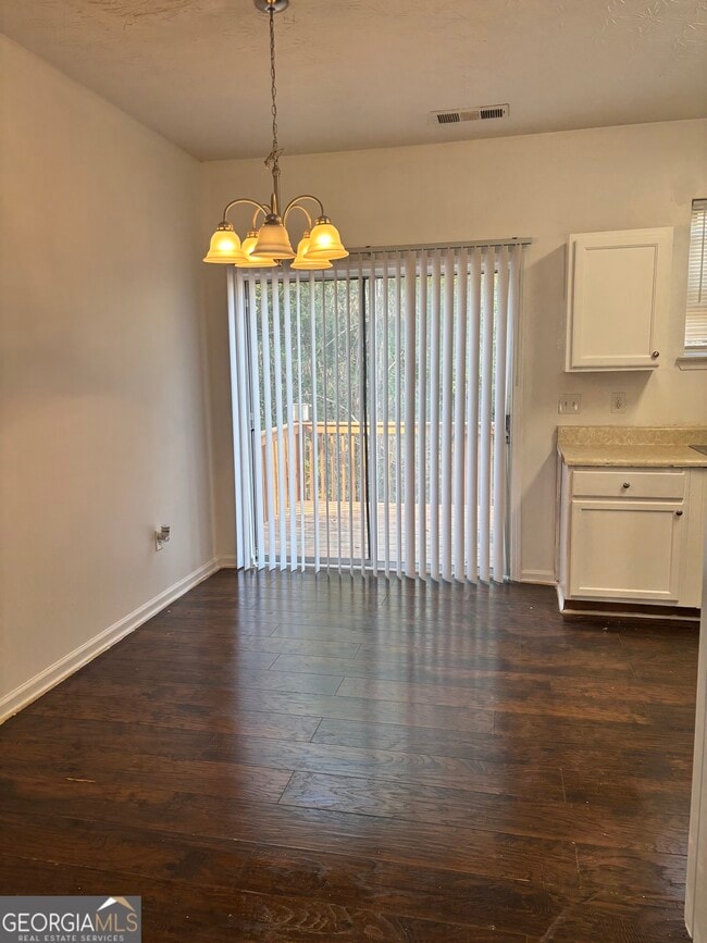 Building Photo - 3859 Shenfield Dr