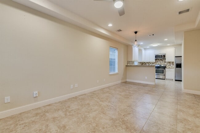 Building Photo - 430 Pecore St