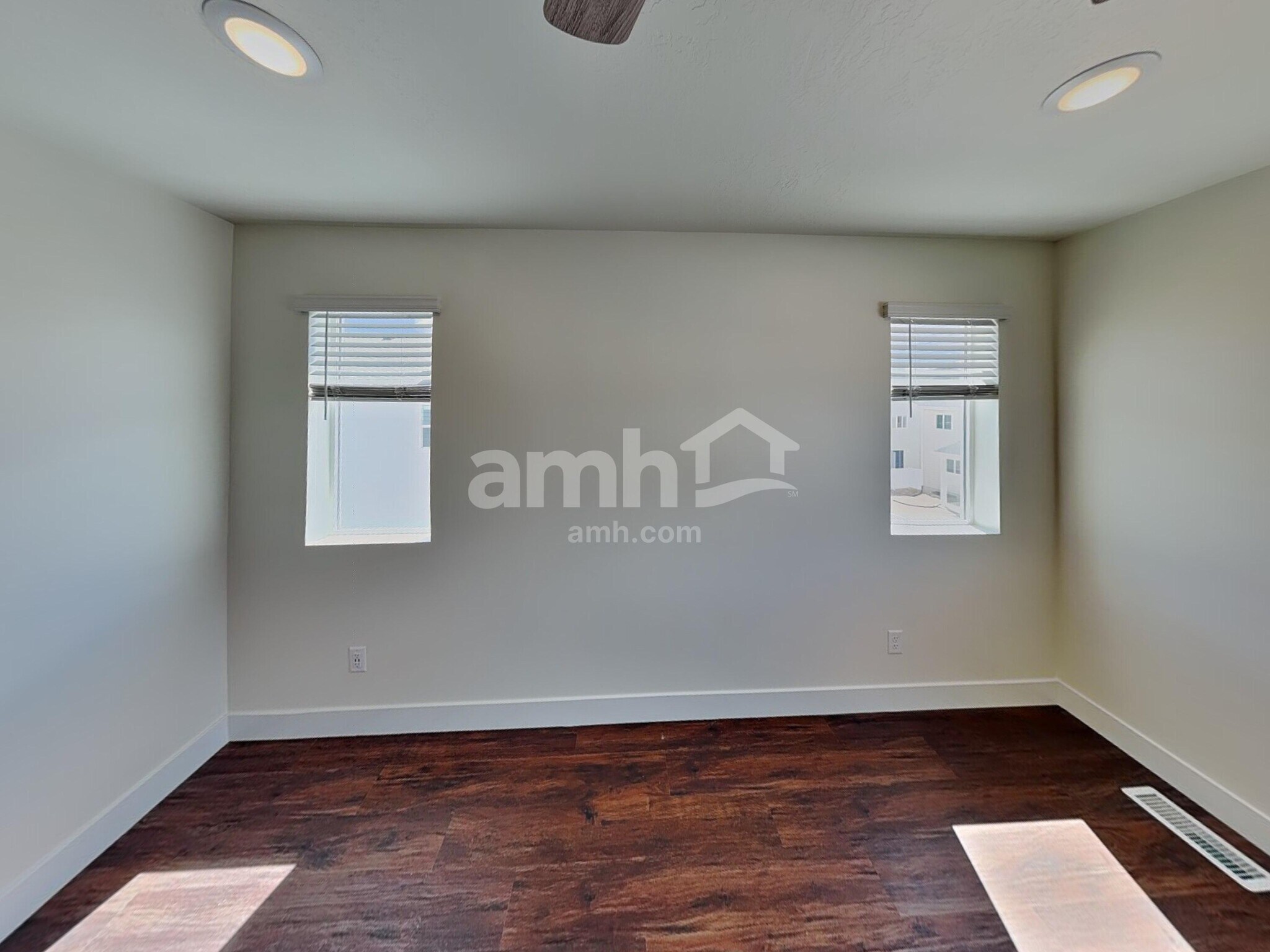 Building Photo - 1211 Redbud Dr