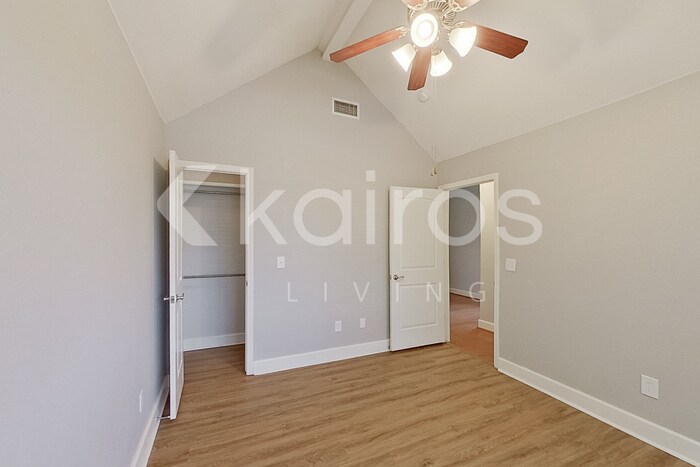 Building Photo - 2105 SE 42nd Ave