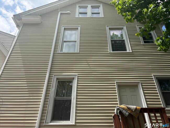 Building Photo - 181 Fairmont Ave