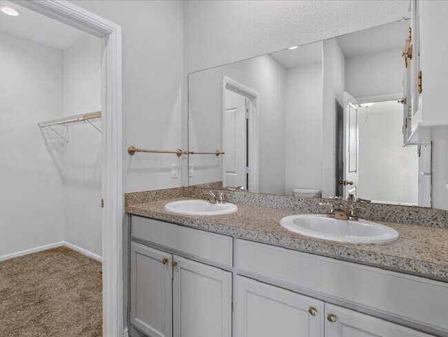Building Photo - 2225 Blythwood Trail