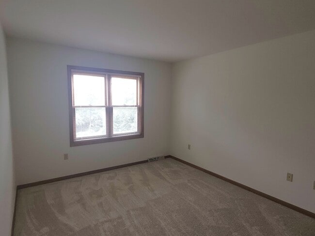 Building Photo - 3207 S Ridge Crest Ct