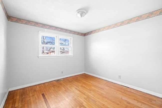 Building Photo - 2741 Clinton Cir