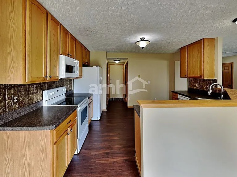 Primary Photo - 2155 Ripple Rd