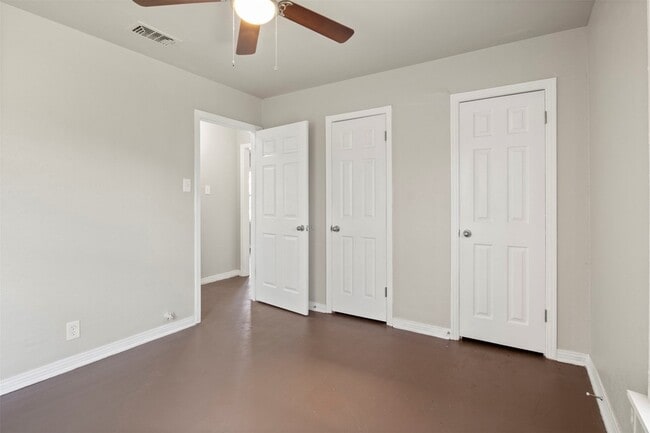 Building Photo - 320 NE 31st St