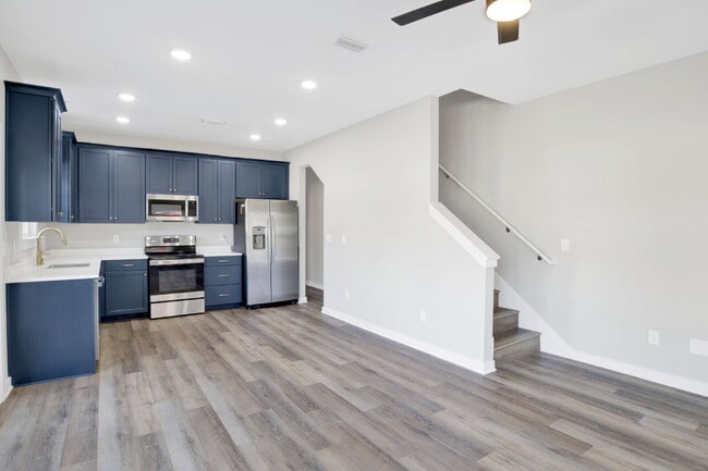 Building Photo - Downtown Pensacola Area 3BR/3BA | Each Bedroom Has Private Bath | Fenced Yard | Water & Lawn Care...