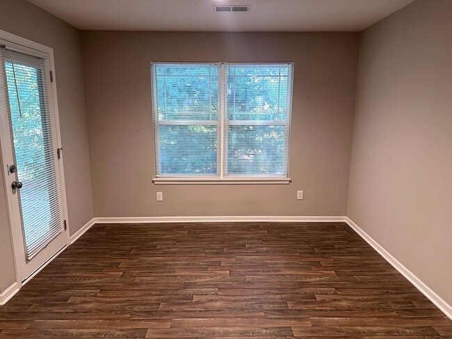 Building Photo - Single Level 2 Bed | 2 Bath | 2 Car Garage Attached Villa in Blue Springs
