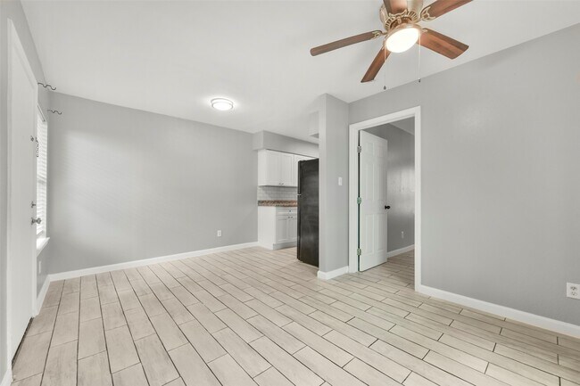 Building Photo - 2914 Avenue K Ave