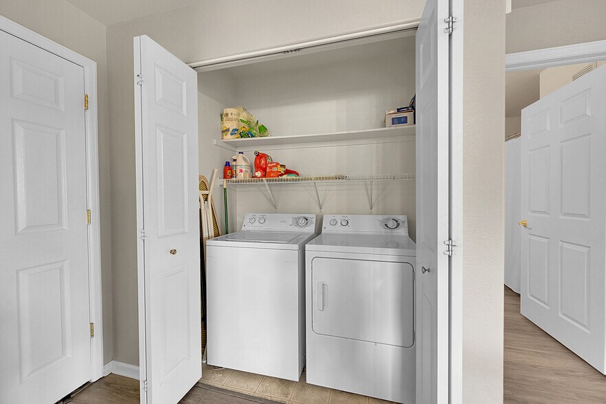 Building Photo - 8200 E 8th Ave