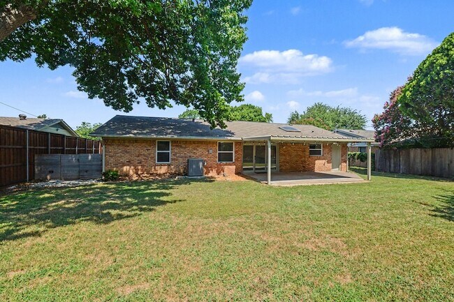Building Photo - 13216 Meandering Way