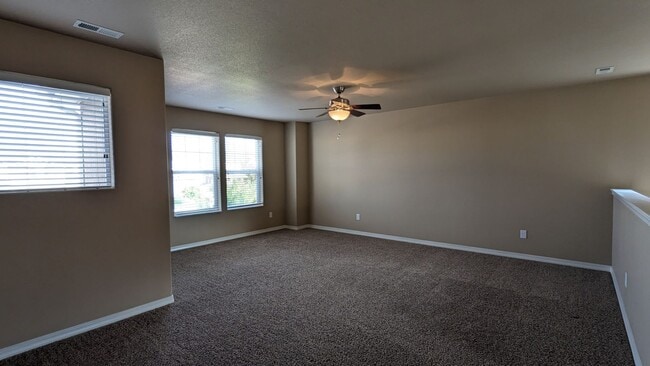 Building Photo - LARGE TWO STORY 3 BED/2.5 BATH W/3 CAR GAR...