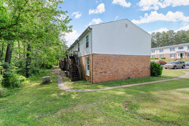 Building Photo - 3 Bedroom Availability