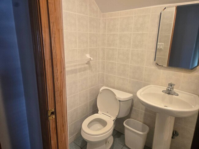 Building Photo - 94 Swan Ln