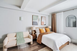 Building Photo - 240 W 73rd St