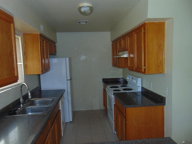 Building Photo - 2788 W 28th Pl