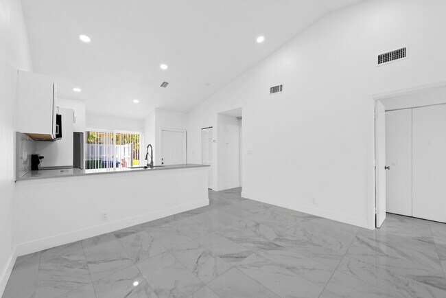 Building Photo - 8580 NW 32nd St