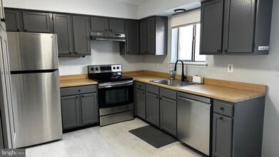 Building Photo - 44 Rickmar Ln