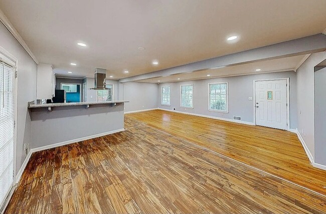 Building Photo - 1769 Timothy Dr SW