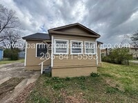 Building Photo - 2519 St Charles Ave SW