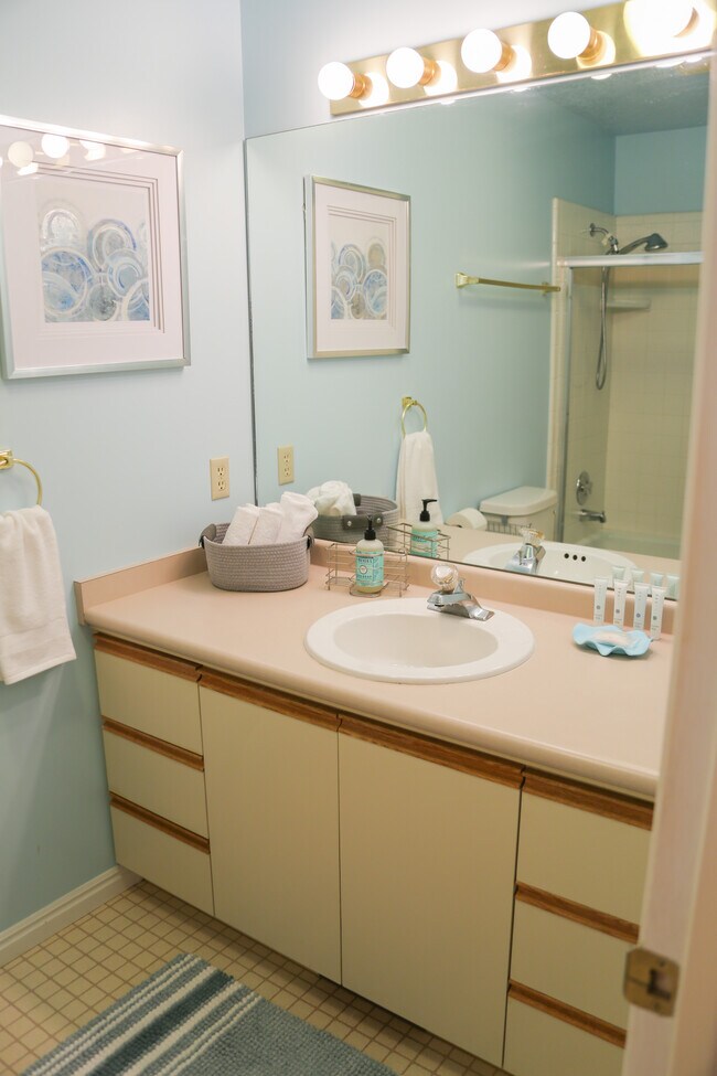 Building Photo - 9184 S Winter Wren Dr