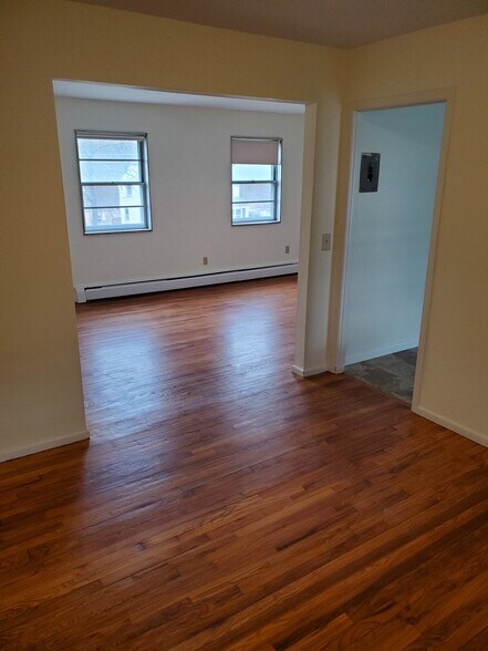 Building Photo - 95 Fairview Dr