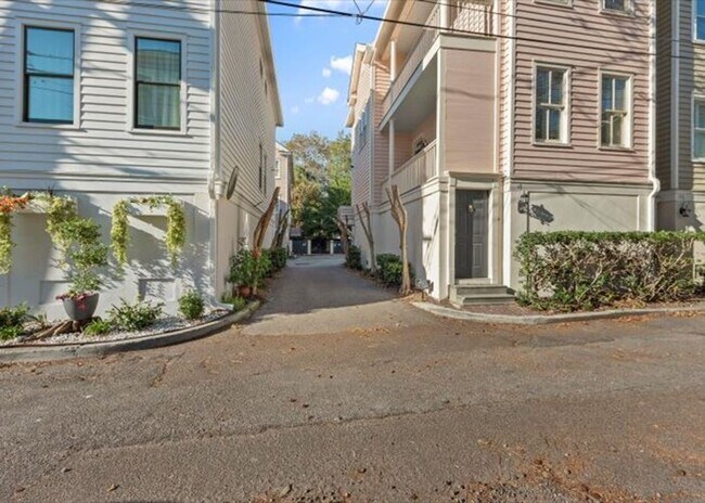 Building Photo - 2 Bedroom, 2.5 Bath Condo in Harleston Village of Downtown Charleston!