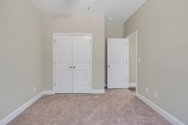 Building Photo - Beautiful  3 bed 2 bath Home in Hampstead