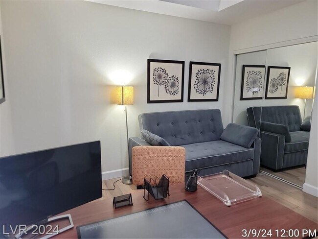 Building Photo - MIDRISE 2 BED, 2 BATH CONDO IN GUARD-GATED...